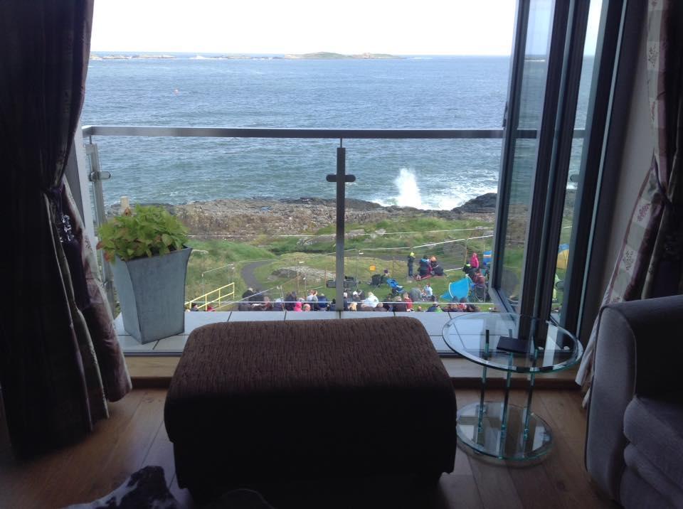 Blue Pool View Apartment Portrush Exterior foto