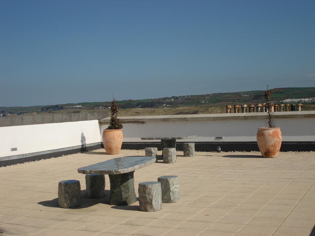 Blue Pool View Apartment Portrush Exterior foto